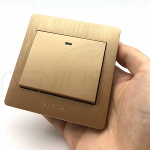 מצלמה נסתרת WIFI מוסלקת במתג תאורה עם שידור חי לטלפון הנייד WVR3003